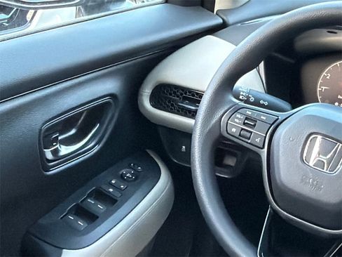 New 2026 Honda HR-V LX image 18