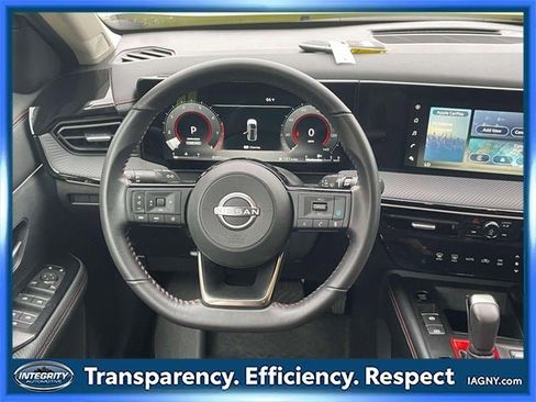 Certified 2025 Nissan Kicks SR image 14