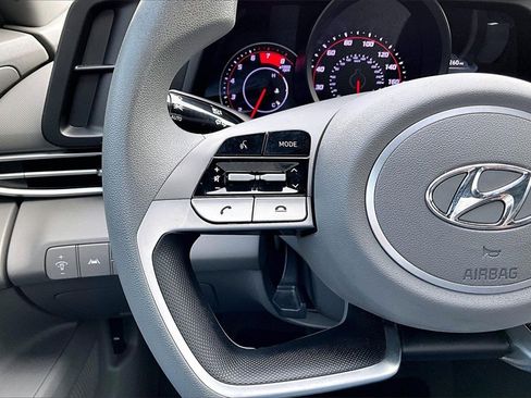 Used 2021 Hyundai Elantra SEL w/ Cargo Package image 18