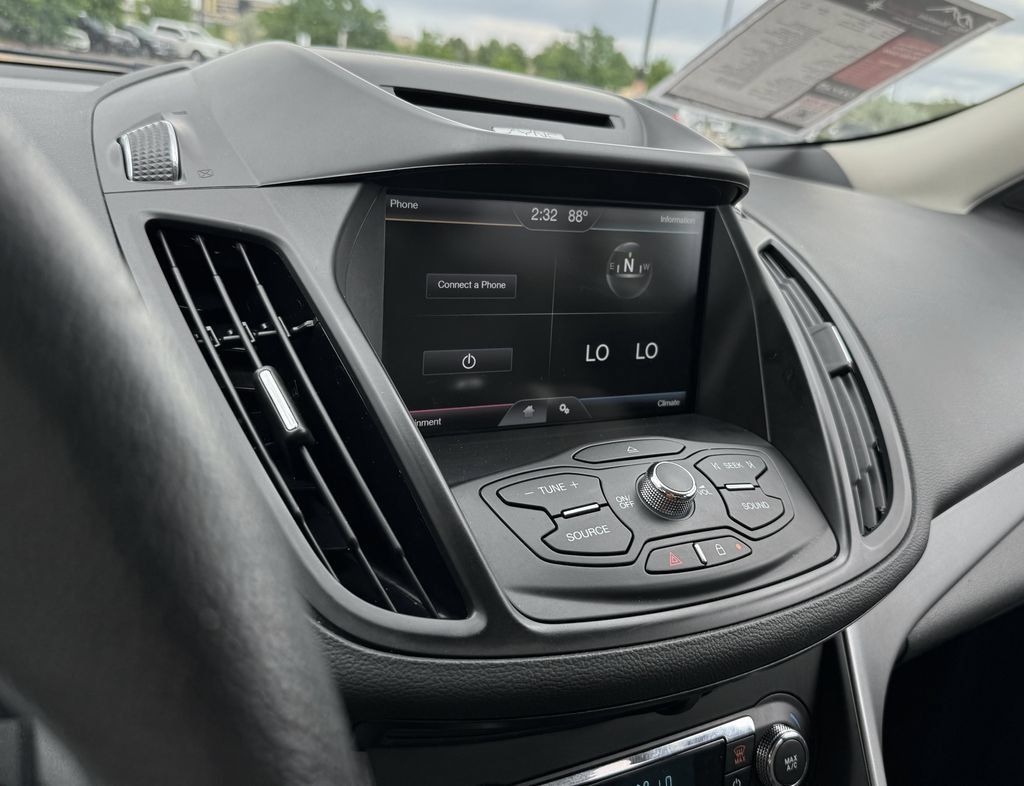 Used 2015 Ford Escape SE w/ Equipment Group 201A AWD/4WD image 21
