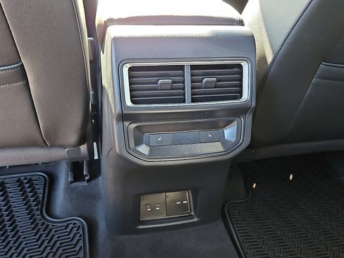 New 2026 Volkswagen Atlas Cross Sport SEL Premium R-Line image 10