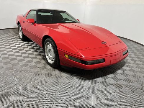 Used 1991 Chevrolet Corvette Coupe image 2