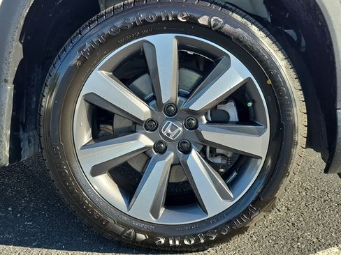 Used 2024 Honda Pilot Touring image 8