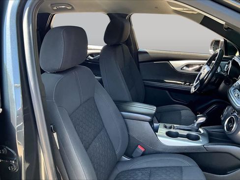 Used 2020 Chevrolet Blazer LT FWD image 9