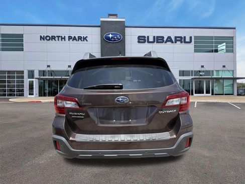 Used 2019 Subaru Outback 2.5i Limited AWD/4WD image 4