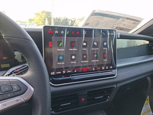 New 2026 Volkswagen Tiguan SE R-Line FWD image 9