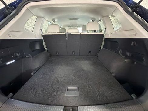 Used 2023 Volkswagen Tiguan SE AWD/4WD image 11