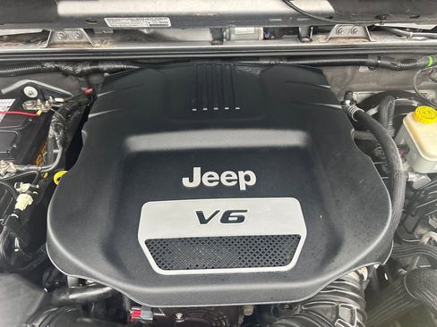 Used 2013 Jeep Wrangler Sahara w/ Trailer Tow Group image 28