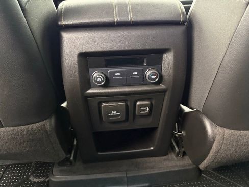 Used 2019 Chevrolet Traverse RS w/ LPO, Floor Liner Package image 43