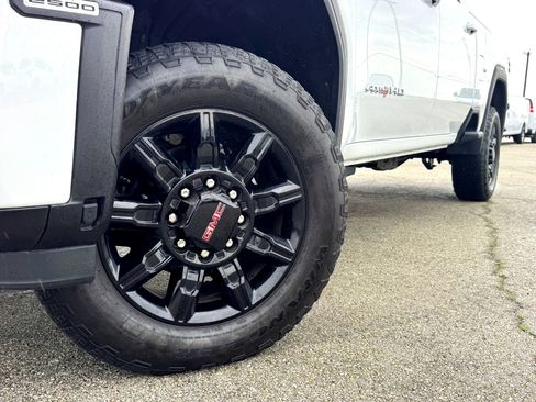 Used 2025 GMC Sierra 2500 AT4 AWD/4WD image 2