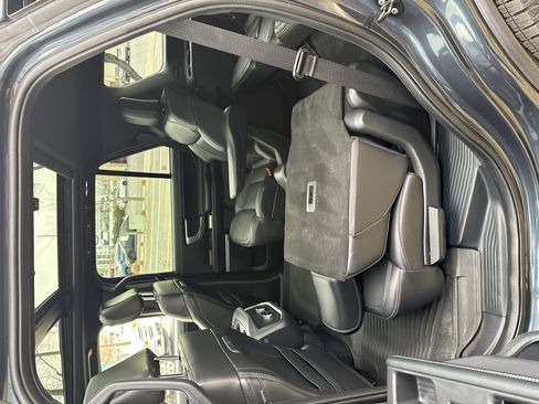 Used 2025 Ford Expedition Platinum w/ Stealth Appearance Package image 24