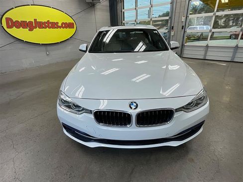 Used 2017 BMW 330i Sedan RWD image 9