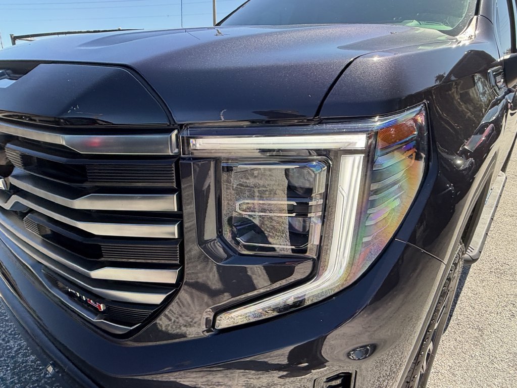 Used 2025 GMC Sierra 1500 AT4 w/ AT4 Premium Package AWD/4WD image 9