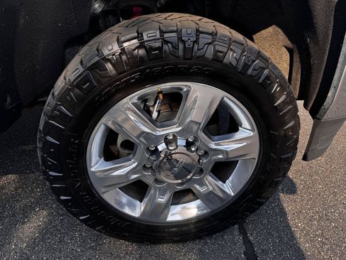 Certified 2018 GMC Sierra 2500 SLT w/ Snow Plow Prep Package AWD/4WD image 9