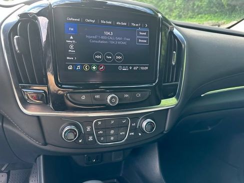 Used 2023 Chevrolet Traverse LT FWD image 20