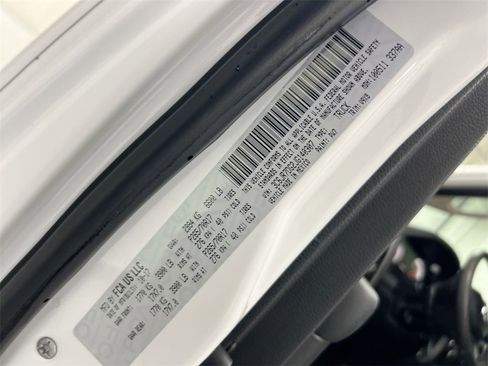 Used 2018 RAM 1500 Express image 25