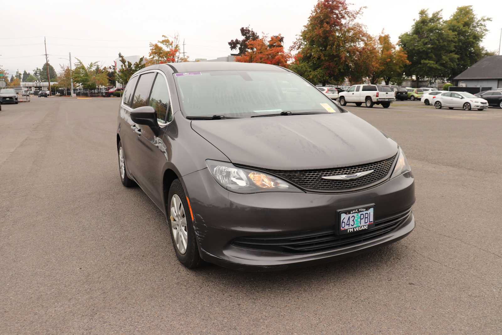 Used 2019 Chrysler Pacifica L FWD image 3