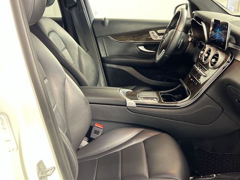 Used 2020 Mercedes-Benz GLC 300 4MATIC image 27