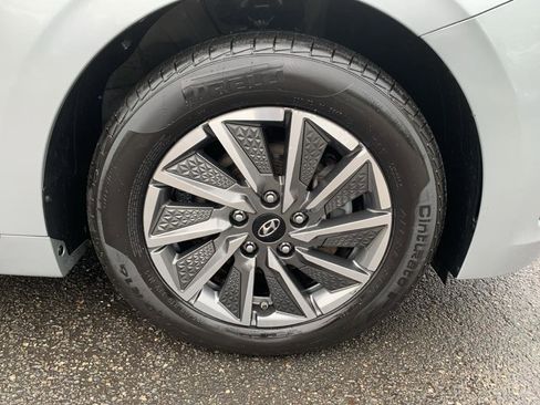 Used 2020 Hyundai Ioniq SE image 24