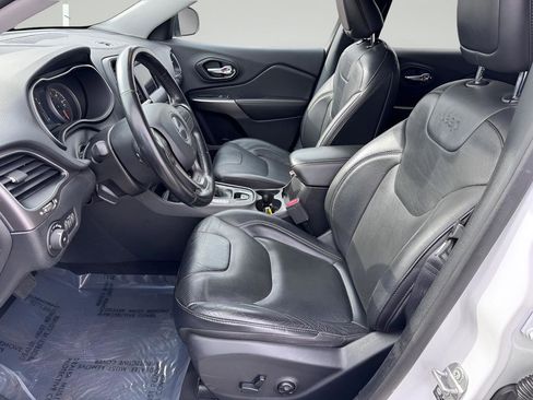 Used 2021 Jeep Cherokee Latitude Lux w/ Trailer Tow Group image 10