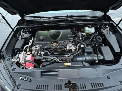 Used 2020 Toyota Avalon Limited image 36