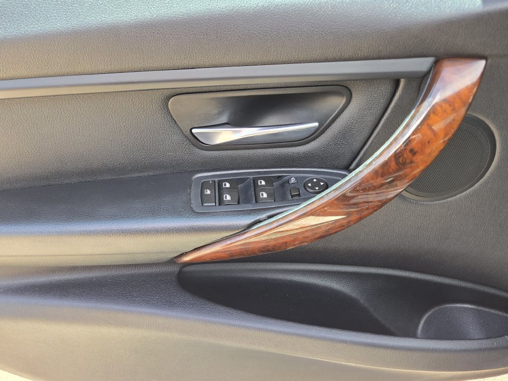 Used 2013 BMW 328i Sedan RWD image 18