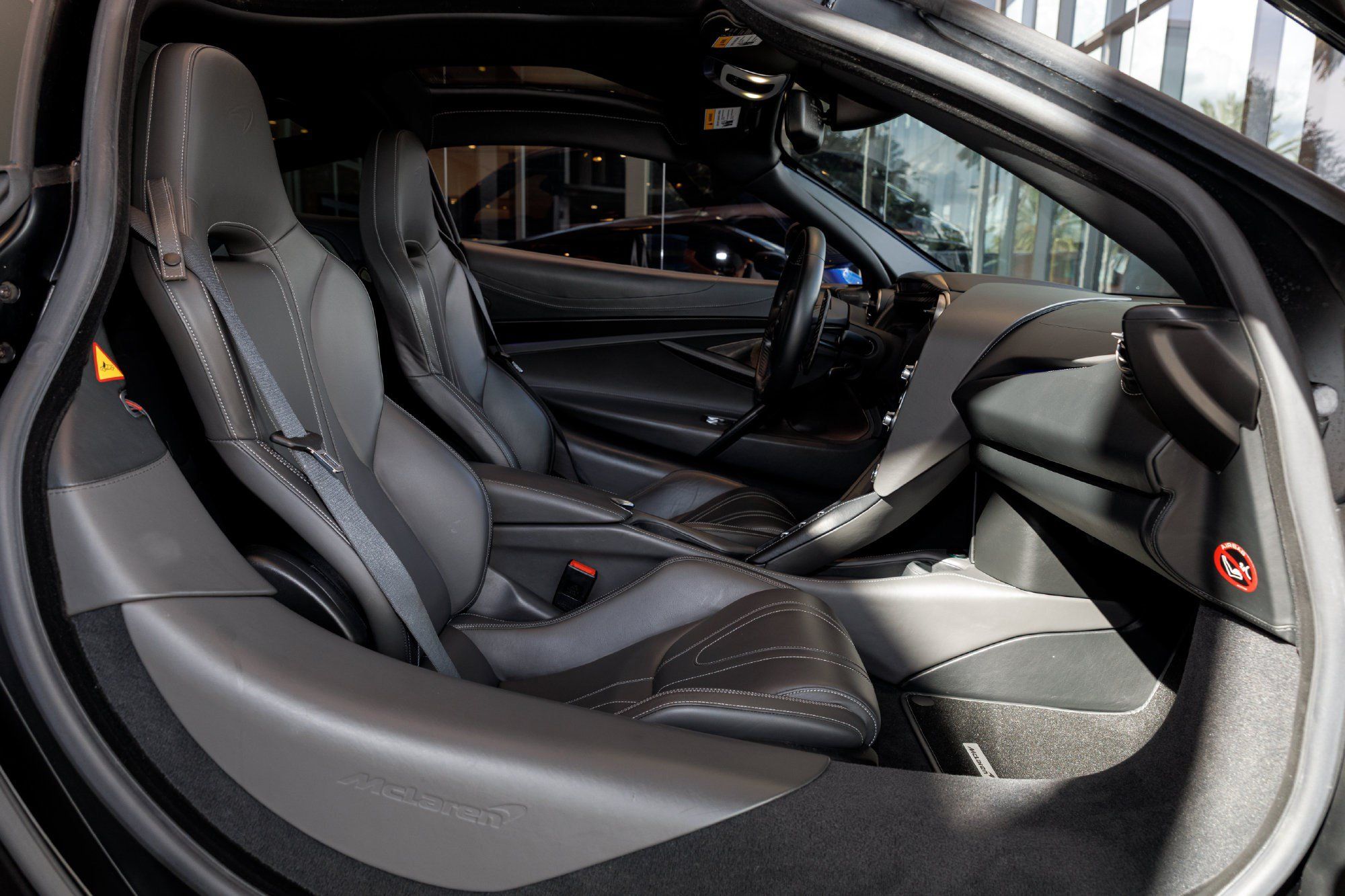 Used 2019 McLaren 720S Luxury RWD image 38