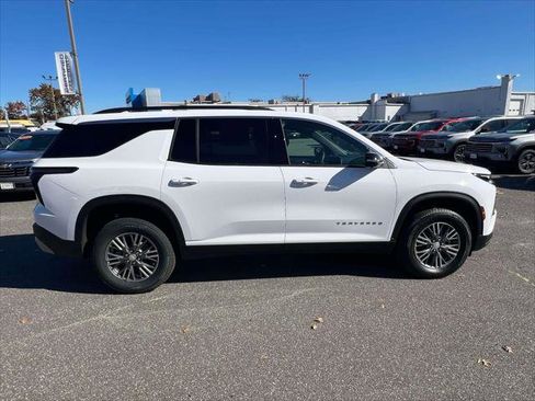 New 2026 Chevrolet Traverse LT w/ Driver Confidence Package image 4