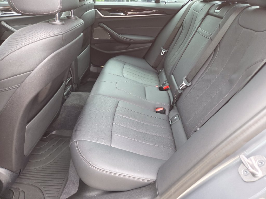 Used 2023 BMW 530i w/ M Sport Package RWD image 21