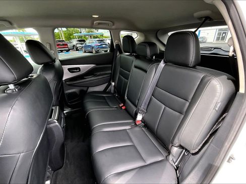 Used 2023 Nissan Murano SV w/ SV Midnight Edition Package FWD image 10