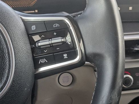 Used 2024 Kia Sorento S w/ Panoramic Sunroof Package FWD image 18