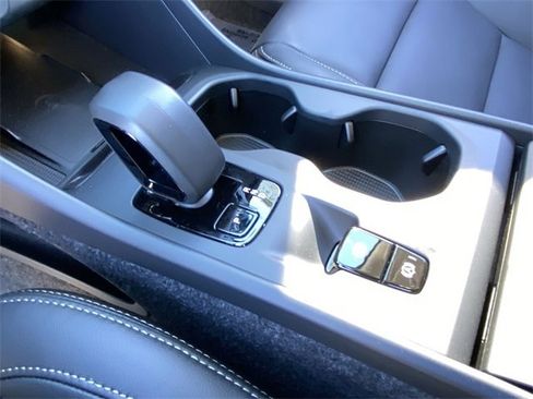 New 2026 Volvo XC40 B4 Core image 23