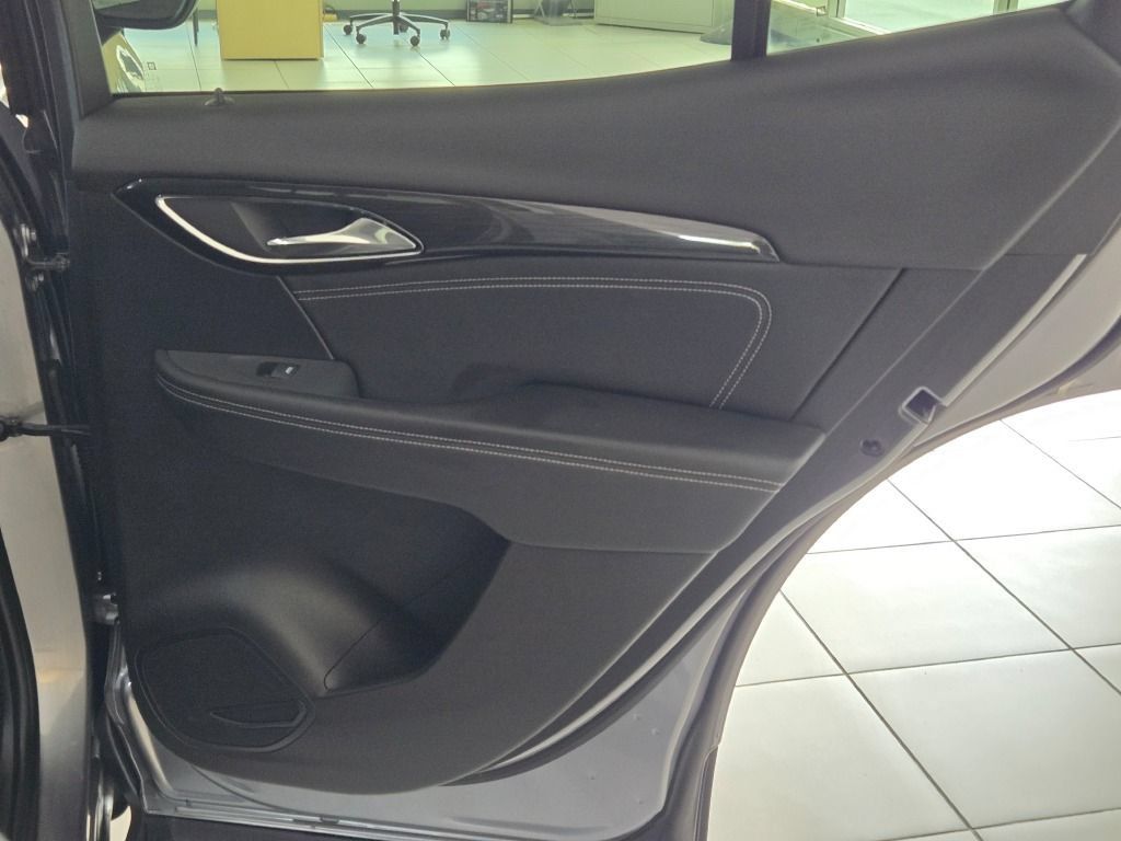 Certified 2022 Buick Envision Preferred FWD image 9