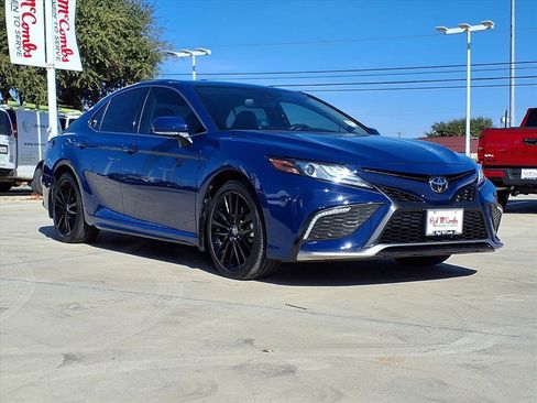 Used 2024 Toyota Camry XSE image 3