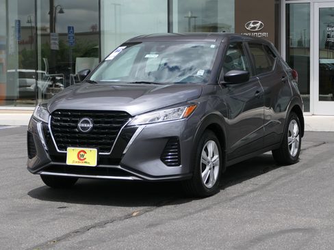 Used 2024 Nissan Kicks S FWD image 7
