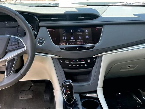 Used 2021 Cadillac XT5 Premium Luxury FWD image 7