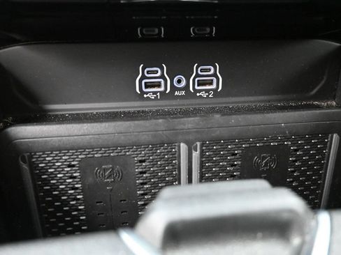 Used 2025 RAM 2500 Laramie AWD/4WD image 28