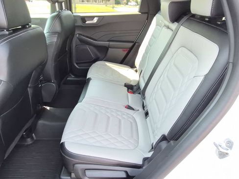 Used 2024 Ford Escape Platinum w/ Premium Technology Package AWD/4WD image 31