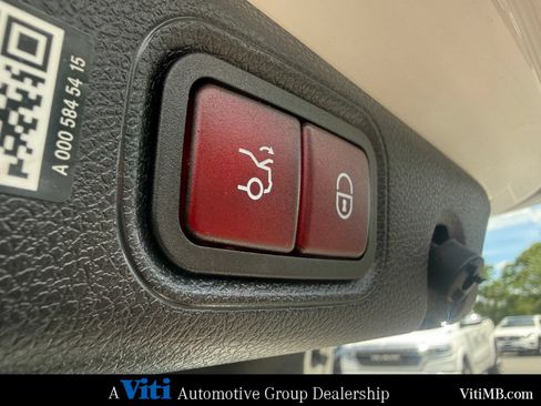 Used 2023 Mercedes-Benz E 350 4MATIC Sedan image 25