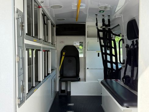 Used 2023 Ford Transit 250 Medium Roof w/ Ambulance Prep Package RWD image 3