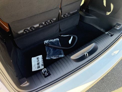 New 2026 Chrysler Pacifica Pinnacle image 24