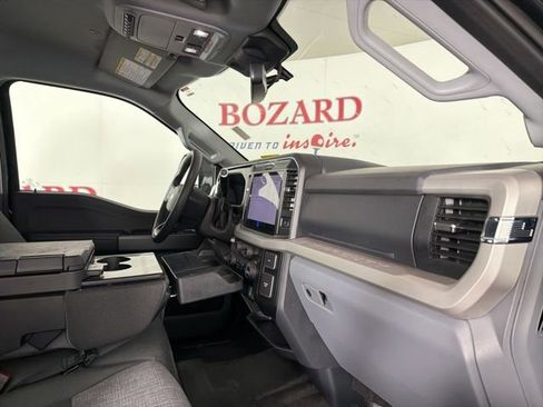 Used 2025 Ford F250 XLT w/ Black Appearance Package AWD/4WD image 17