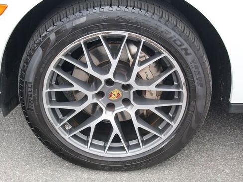 Used 2017 Porsche Macan S image 15