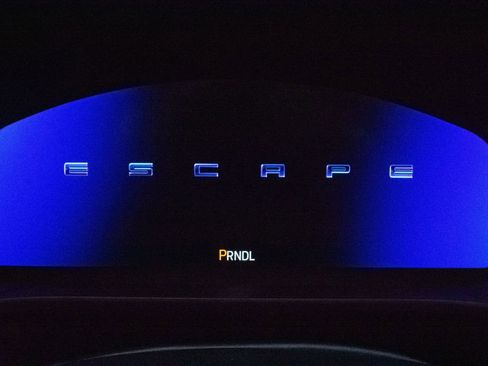 Used 2025 Ford Escape Platinum image 11