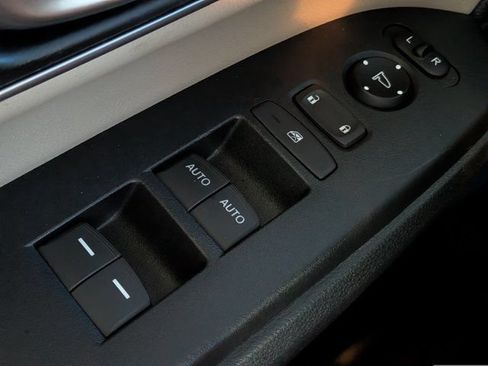 Used 2017 Honda CR-V Touring image 23