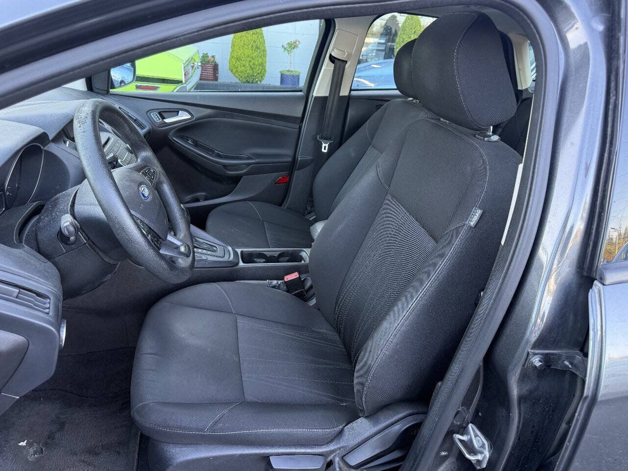 Used 2016 Ford Focus SE FWD image 9