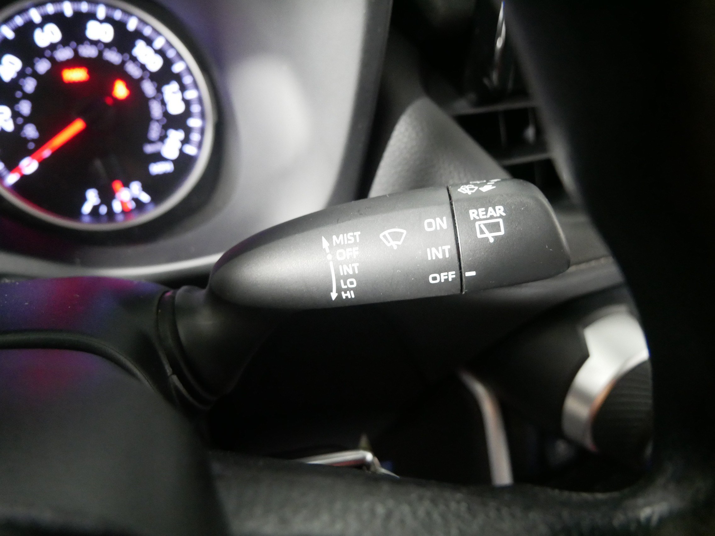 Used 2022 Toyota RAV4 LE AWD/4WD image 31