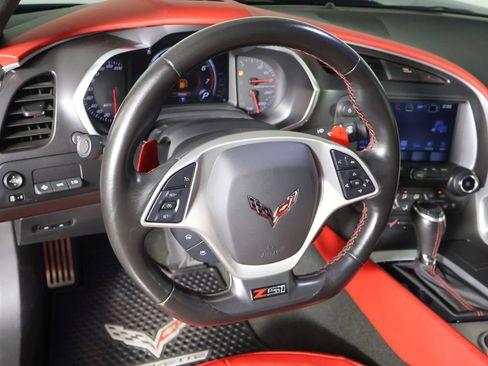 Used 2018 Chevrolet Corvette Stingray Coupe RWD image 34