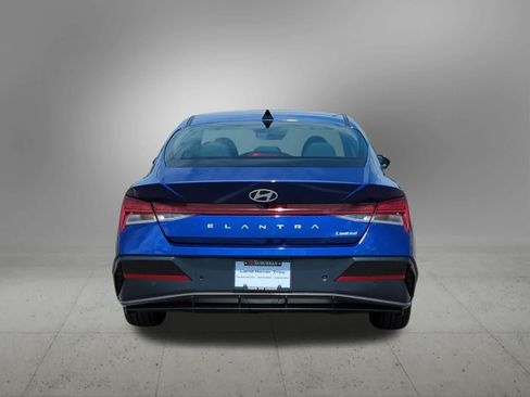 Used 2024 Hyundai Elantra Limited FWD image 5