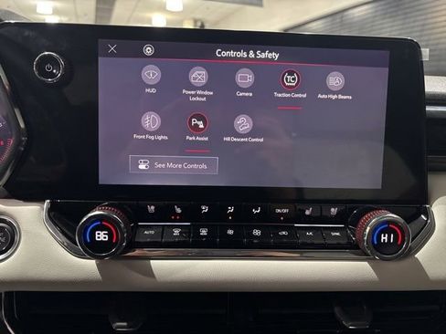 Used 2024 GMC Canyon AT4X w/ AT4X AEV Edition image 22